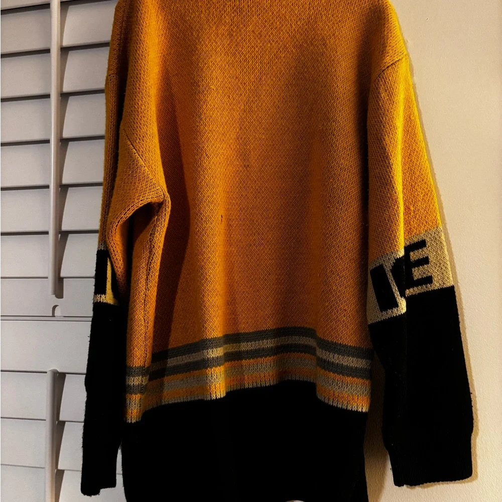 Men’s Simpson Vintage Black and yellow  Graphic Sweater - Picture 5 of 10